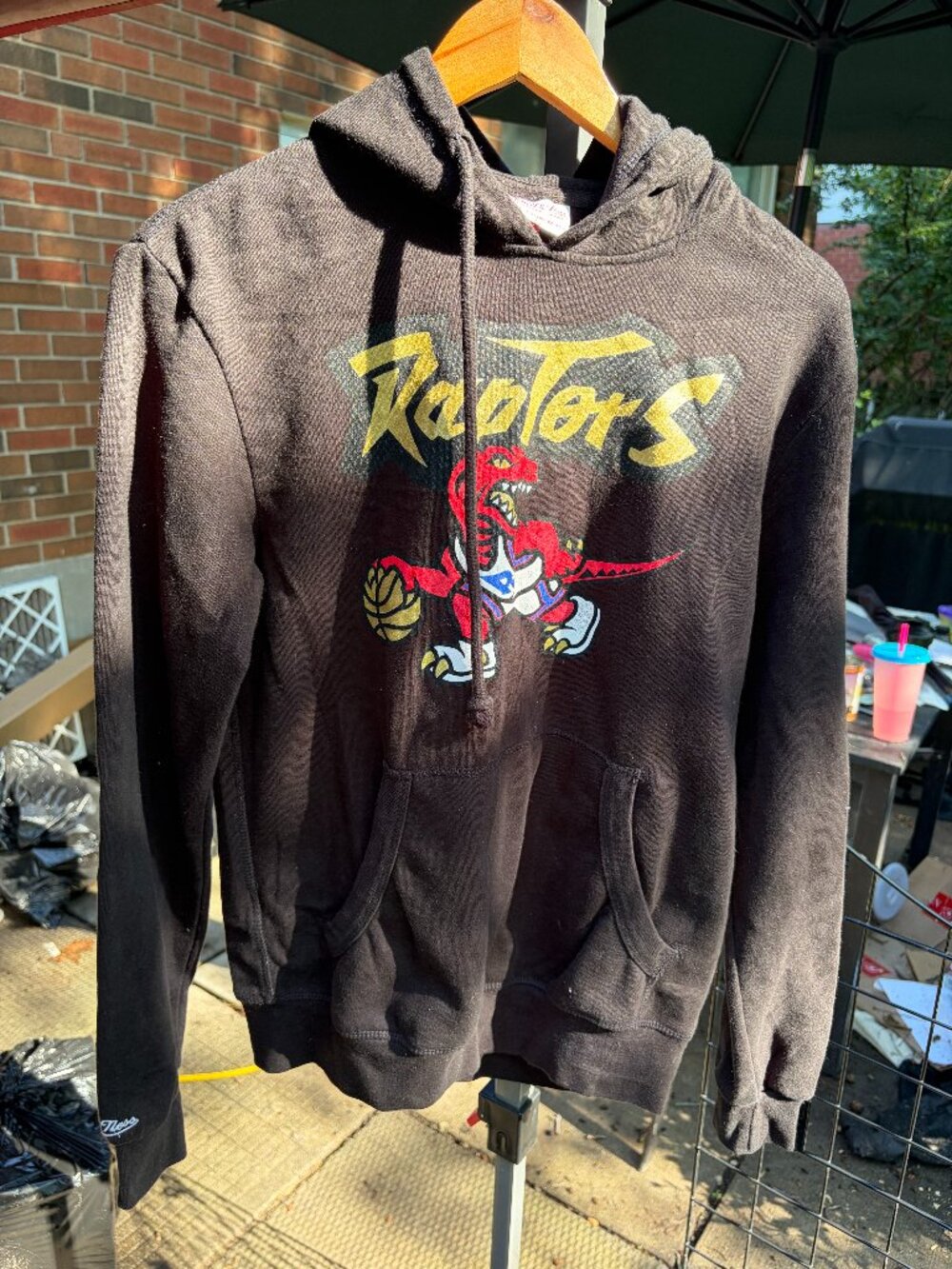 Mitchell & Ness Toronto Raptors Gold Dribble Hoodie Hardwood Classics Black
